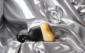 Black Magic Sculpting Orb Brush